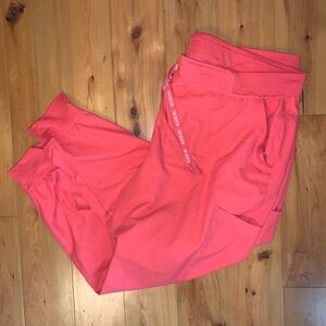 Women’s med couture insight scrub joggers